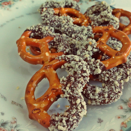 Chocolate Pretzel with Almonds by Dapur Bonda