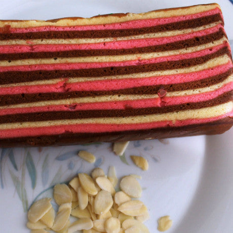 Kek Lapis Almond by Mam Selera